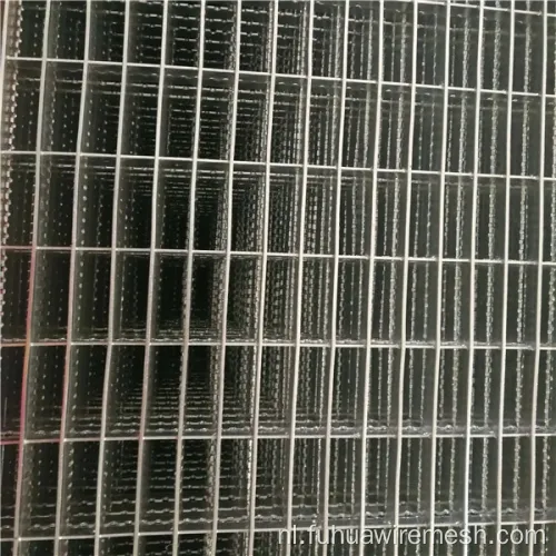 Hot Dompleed Gegalvanised Press Lasted 2mm stalen rooster